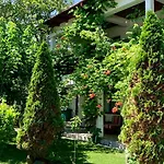 Casa Palaghia Гостевой дом Доуэ-Май